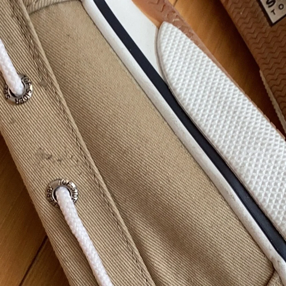 Sperry Top-Sider light khaki boat shoes. Men’s size 9